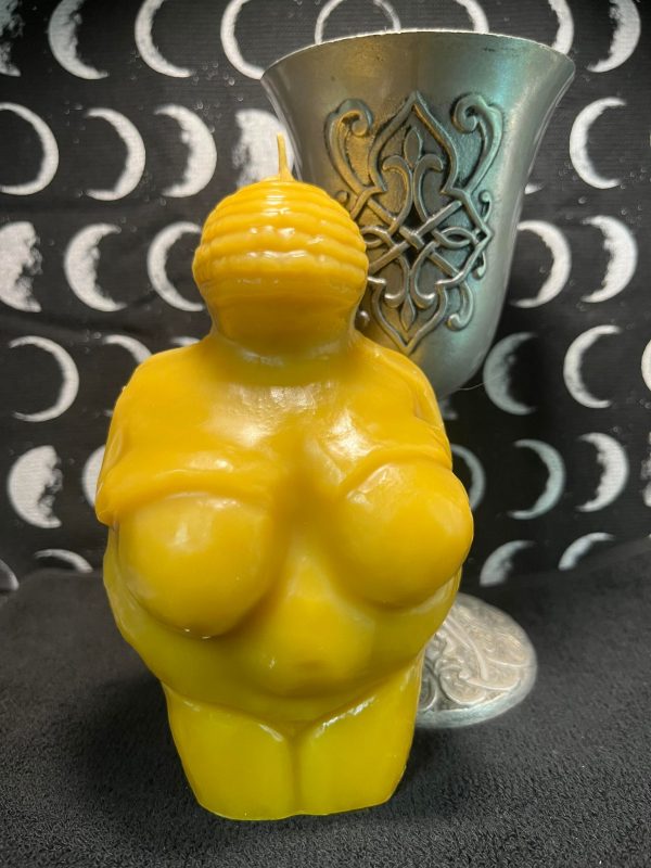 Willendorf Beeswax Candle